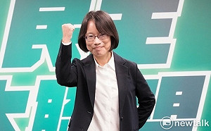 吳音寧政治獻金專戶出爐 粉絲喊有小英的fu