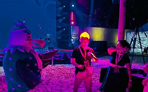 說一套做一套 真香！「反美鬥士」司馬南參加美大使館國慶派對 挨批兩面人