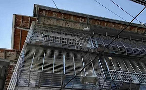 ４樓變５樓！張錦豪爆黃國昌汐止4層樓透天厝「頂樓加蓋」：雨遮超出建築線