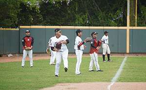 大和盃棒球賽開打 擊出全壘打捐款作公益