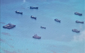 更多細節揭露！中國海警船南海大膽玩「碰瓷」 原來附近集結50多艘「自家人」