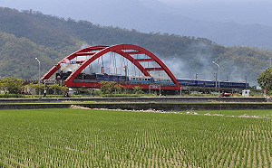 上山下海鐵道之旅 搭蒸氣火車遊寶島