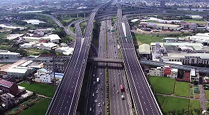 每逢端午車流量大　高公局：出遊駕駛小心交通事故