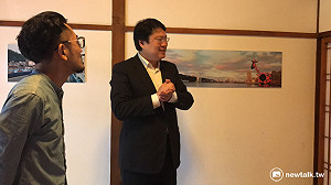 令林右昌大聲讚嘆的藝術展 原來是長頸鹿