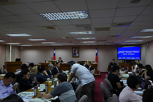 政務人員年金改革完成初審、爭議條文保留