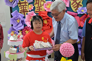 憨兒自製手工皂義賣 自立籌募交通車經費