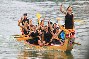 賽龍舟! 最狂奪標手吳思瑤  最激清冠軍大溪高中A隊