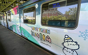 搭捷運不無聊！北捷夢幻雪季親子列車登場　即起板南線行駛