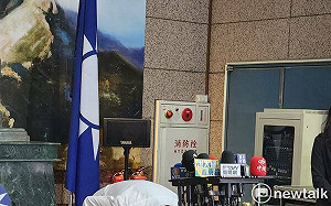 向韓國瑜鞠躬道歉 前幕僚喊話郭台銘：不團結就變歷史罪人