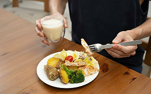 不吃早餐能減重？專業醫解迷思：吃對早餐不控制熱量也能瘦