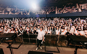 高流制服演唱會陳其邁現身   六組歌手接力嗨翻全場