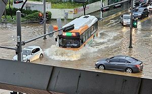 南韓暴雨釀33死 水淹地下隧道持續救援