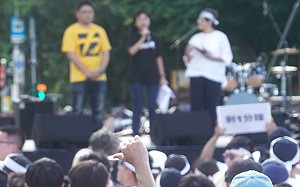 716上台藍、綠、白都罵 王婉諭嗆柯「自以為皇帝」被慘噓