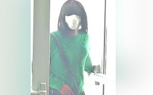 「便簽劫匪」很忙! 男扮女裝兩週內連搶4銀行  FBI懸賞5千美元抓人