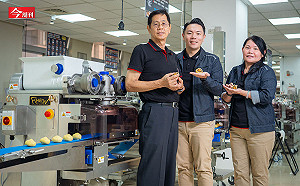 陳耀訓蛋黃酥、鼎泰豐都用它！一台機器抵10人力 這台日本包餡機 如何攻下台灣9成市占？