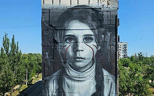 俄國謊言又戳破！盜照謊稱：「北約炸彈落在她身上」主角竟是澳洲攝影師女兒