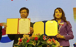 吃苦當吃補熬出頭 憨兒媽鐘花玉接扶輪社社長