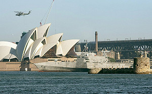 美艦坎培拉號雪梨成軍 創海外港口服役首例