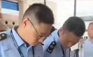 (影) 不准動漫自由! 許昌動漫節眾多攤位被強制撤攤 COS少女也挨罵