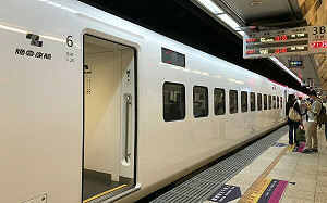 搭EMU3000騰雲座艙出遊！台鐵7月起開放團體包車 5/15開搶