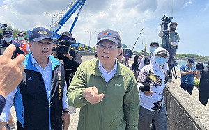 「杜蘇芮」逼近！天使輪上百擱淺貨櫃有漂流風險 王國材：優先處理