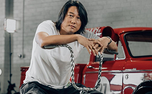 台粉絲拿「寶特瓶、拖鞋」給韓哥簽名！跑車粉專怒轟：丟臉