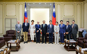 法國參議院一行訪立法院 捎來友台小組超過友中人數好消息 