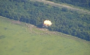 戰場直擊！烏軍飛彈摧毀俄軍導彈系統 蕈狀雲瞬間冒出