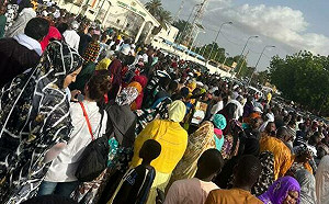 尼日政變！總統遭衛隊軟禁 引發國際譴責 民眾上街抗議