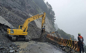 杜蘇芮颱風豪雨釀災！中橫公路、南迴驚傳坍方落石