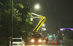 【更新】杜蘇芮颱風造成大規模停電   台電高雄區處積極搶修中
