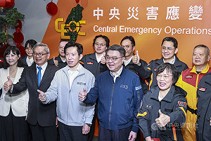 卓榮泰慰勉消防人員 允諾危險加給做到警消一致