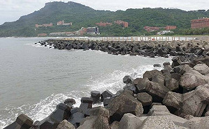 天使輪沉沒貨櫃影響航道！港務公司曝進度：鳳鼻頭漁港尋獲3只