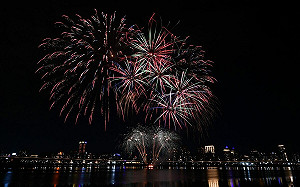 週末迎大稻埕480秒煙火秀！8/20周邊道路限時人車管制