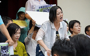 吳思瑤再摃蔣萬安：妖魔化前瞻、找錯債主 柯文哲市府根本沒申請！