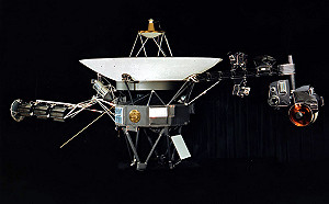 聽見航海家2號的「心跳聲」！失聯後首次 NASA：將嘗試「大喊」 傳送新指令