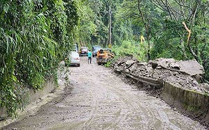 卡努強降雨斷路 嘉縣山區道路全數搶通 6日正常上班課