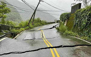 南投暴雨釀災！道路斷四截、土石流衝民宅 蔡培慧曝台14線搶通進度