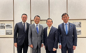 麻生太郎率團訪台  我駐日代表謝長廷親自送機　