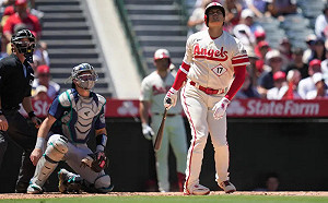 (影)好痛！連續2場自打球大谷露出痛苦表情