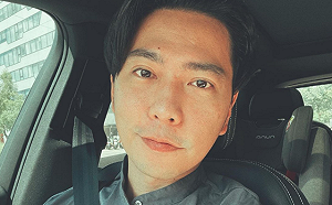 「這群人」石頭穿拖鞋拍片腳趾暴血！竟為「這原因」不肯換布鞋