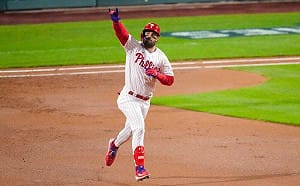 Harper一秒變身好爸爸！幫小球迷找回家人