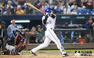 鄭宗哲開轟連15場敲安　包辦全隊打點仍輸球