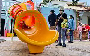 台南親子秘境！「大崎村落創藝基地」溜滑梯、套圈圈盡情放電