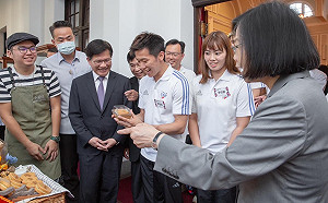 有一種餓叫總統怕你餓 小英接見世大運英選狂推吃