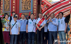 侯友宜、柯文哲台南拚場！大天后宮先後參拜「王不見王」