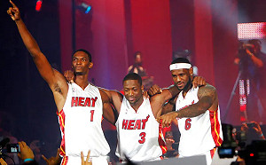 (影)閃電俠入選名人堂！詹皇忍不住轉發影片