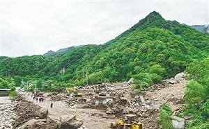 西安暴雨引發土石流 21死6失聯