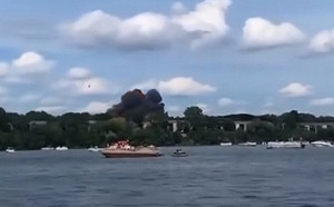 美國密西根航空展一架米格-23戰機墜毀 2飛行員及時彈射逃生