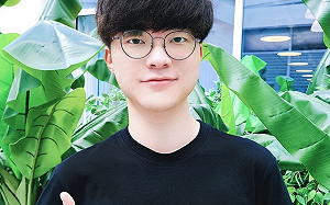 堅持原則！Faker玩環球影城不快速通關  大熱天排隊一小時隊友崩潰